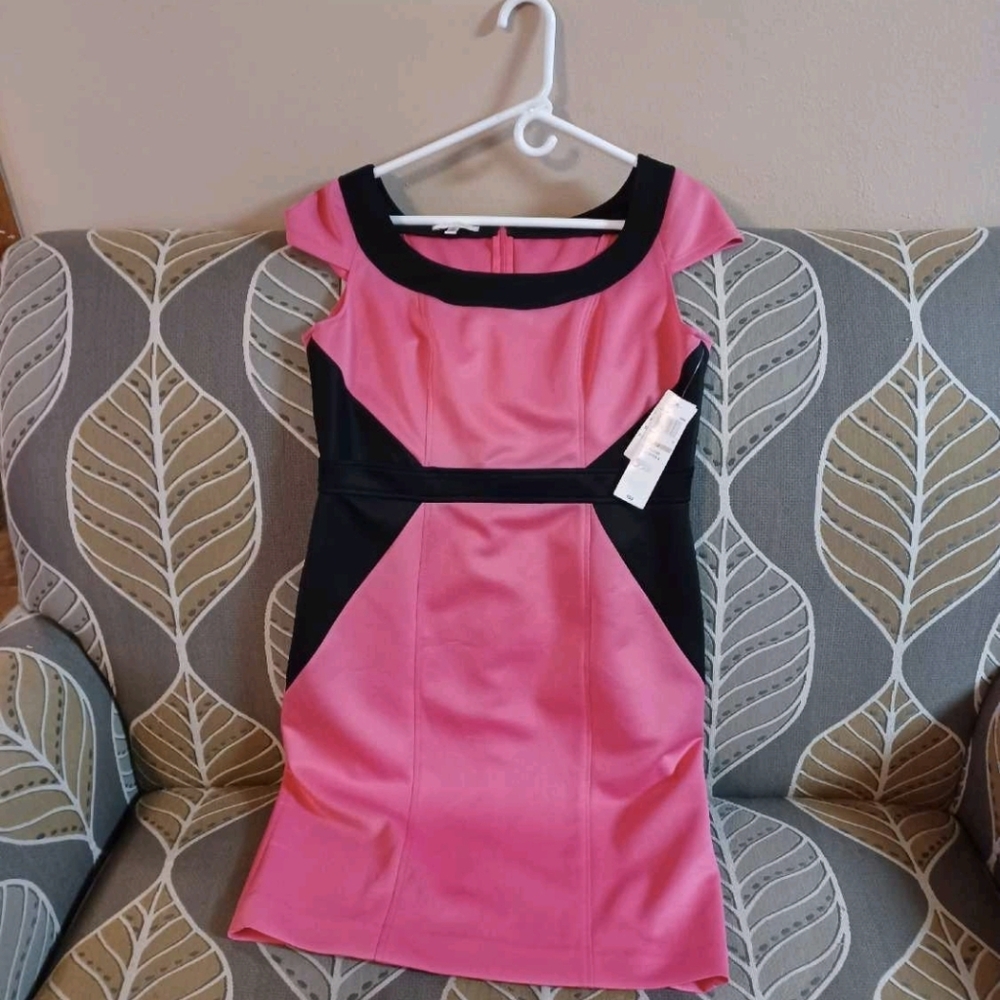 ❤️🔥New London style Women's Size 12 Pink/Black Cap Sleeve Dress NWT - Picture 2 of 2